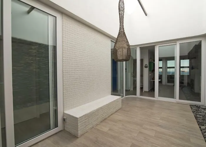 Marina Oceanfront House Apartamento *