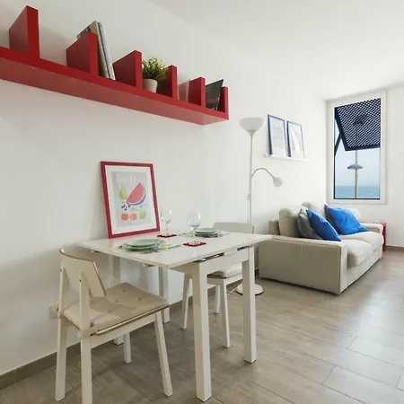 Marina Oceanfront House 아파트